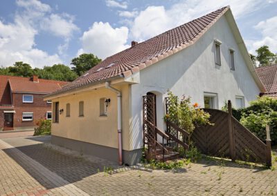 Rück- bzw. Seitenansicht der Doppelhaushälfte in der Blexener Straße.