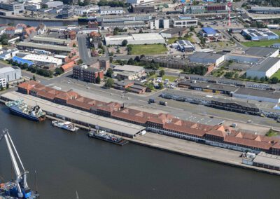 Luftaufnahme Fischereihafen mit Halle X und Eichstraße