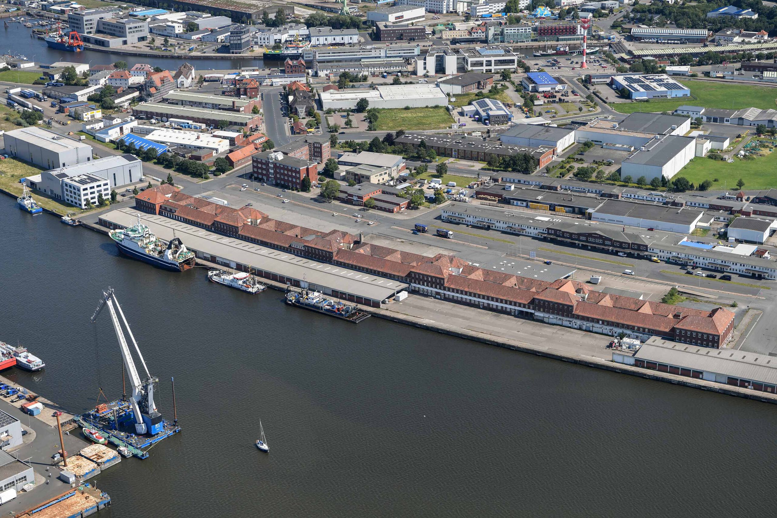 Luftaufnahme Fischereihafen mit Halle X und Eichstraße